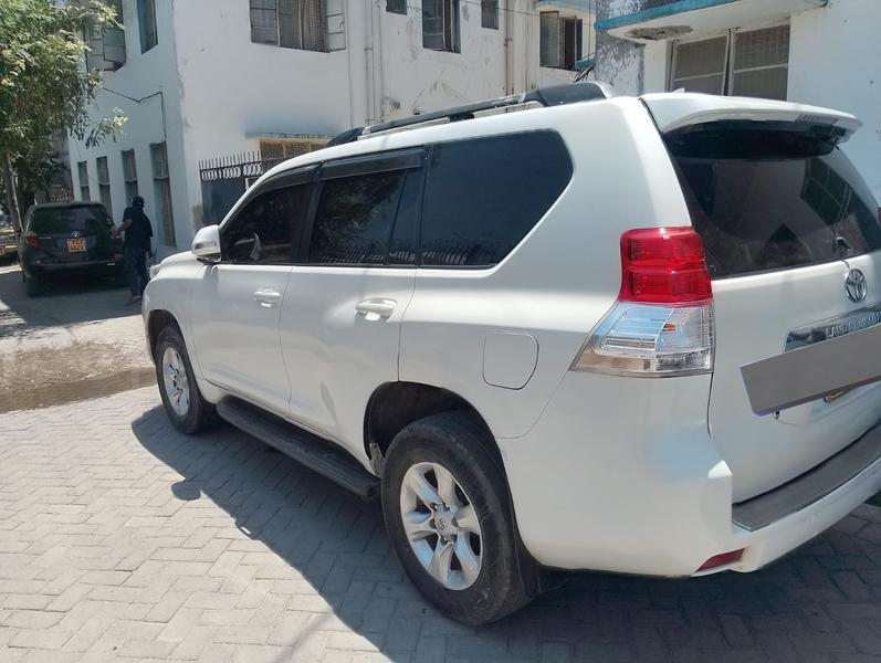 SUV — Toyota Prado